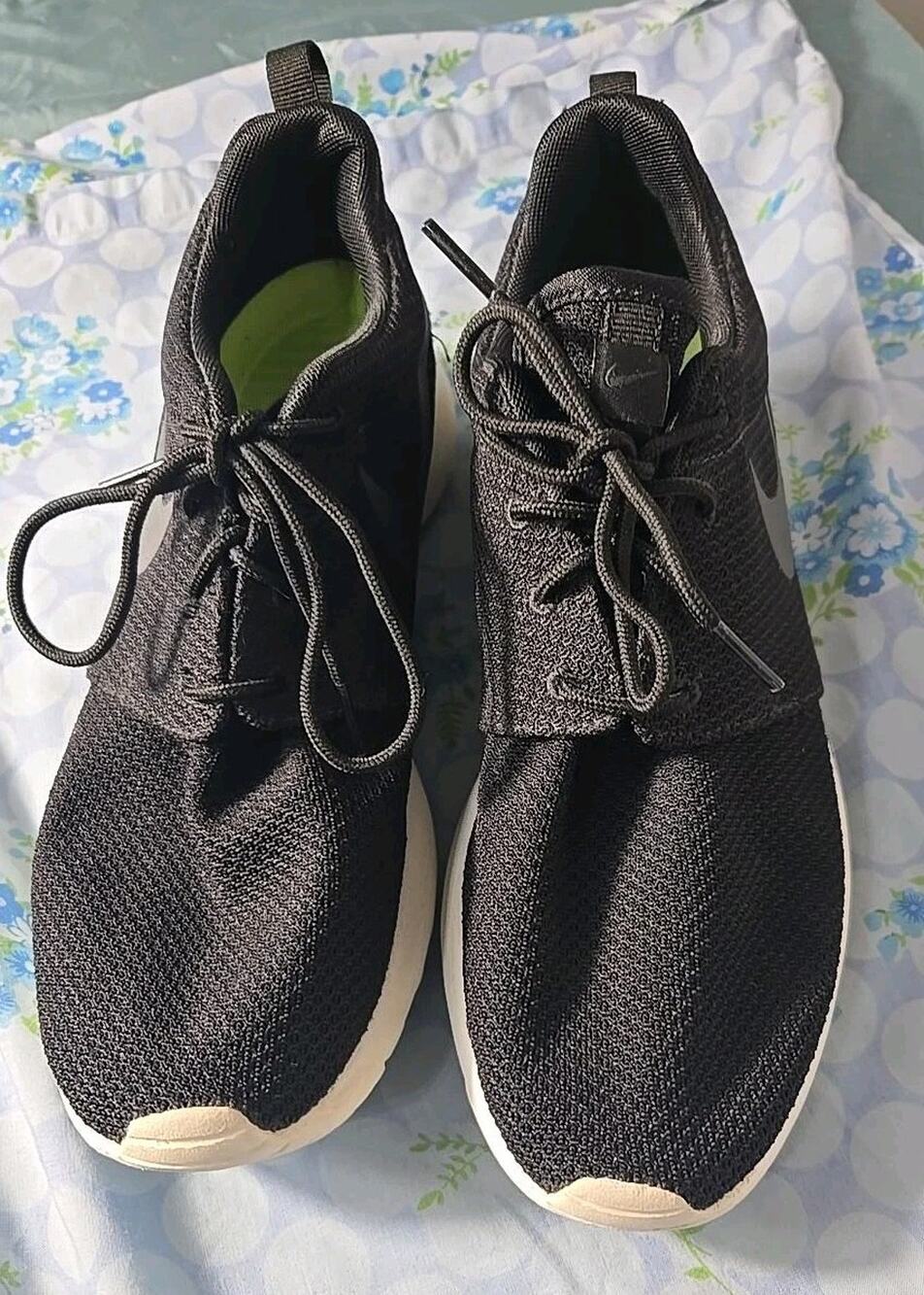 Nike Roshe Run One Black White Men's Size 8 511881-010 Lightweight Sneakers